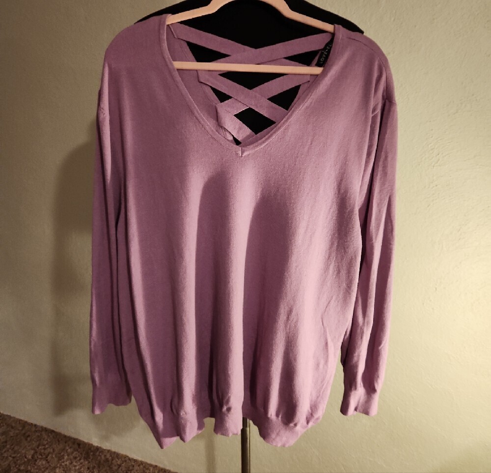 Love Ellie Lavender V-Neck 3X Lightweight Knit Sweater